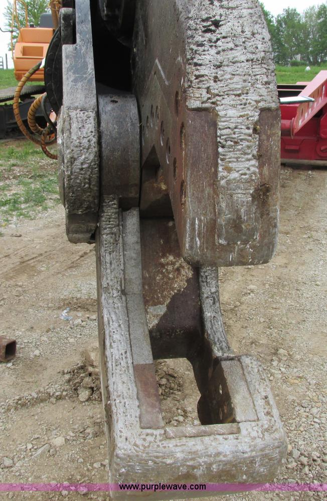 image for item D3969 Genesis LXP300 excavator shear with multi-tool head