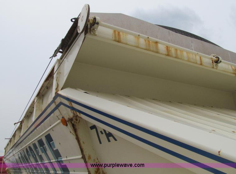 image for item E4892 1998 Red River LB237 live bottom trailer