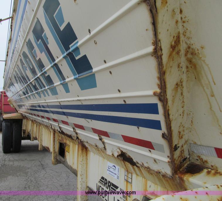 image for item E4892 1998 Red River LB237 live bottom trailer