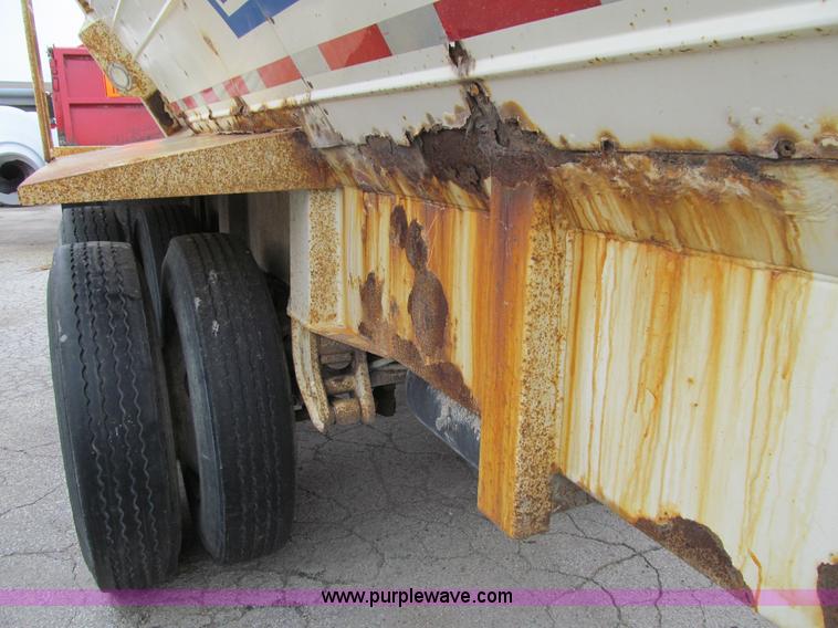 image for item E4892 1998 Red River LB237 live bottom trailer