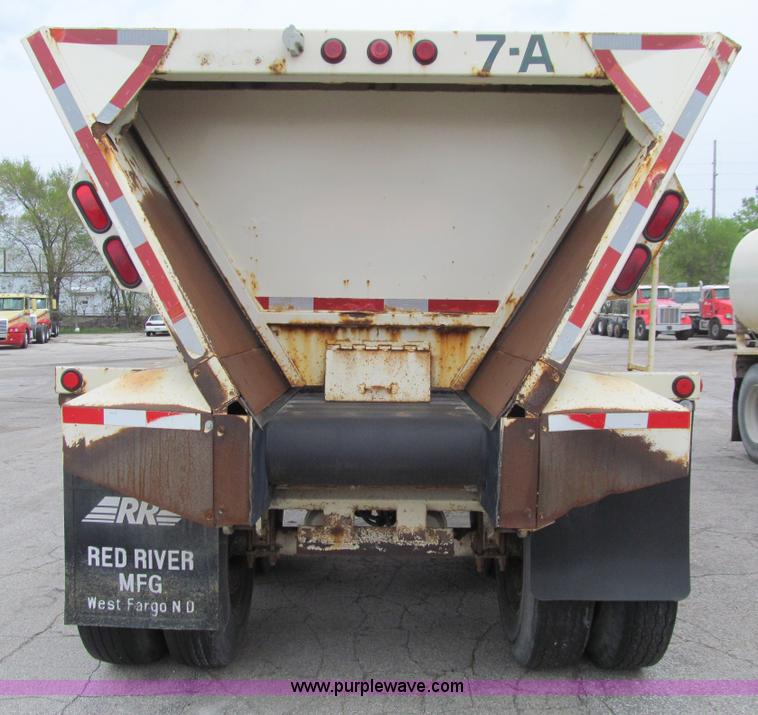 image for item E4892 1998 Red River LB237 live bottom trailer