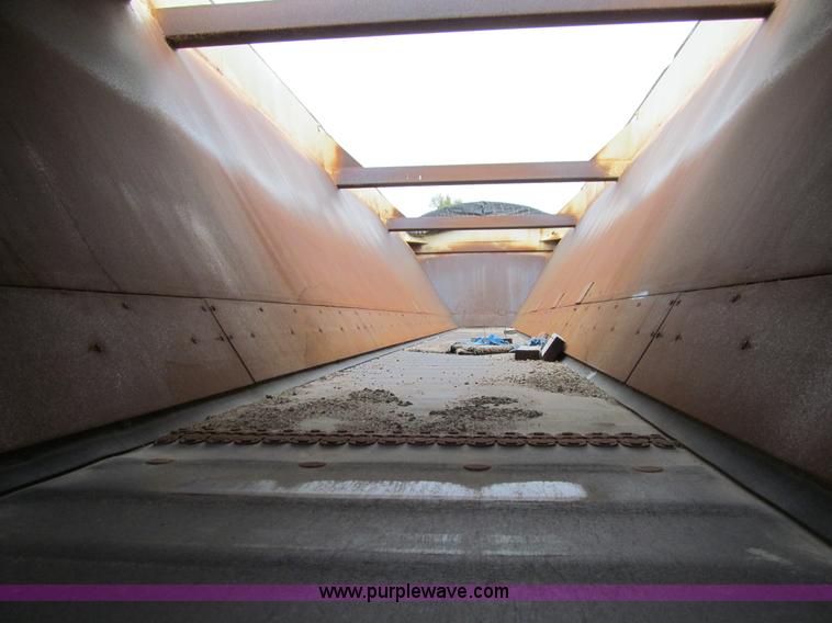 image for item E4892 1998 Red River LB237 live bottom trailer