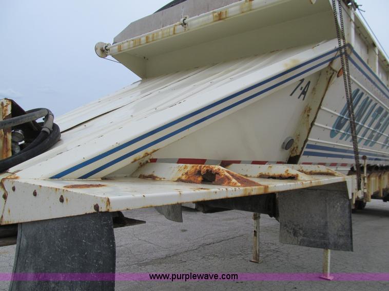 image for item E4892 1998 Red River LB237 live bottom trailer