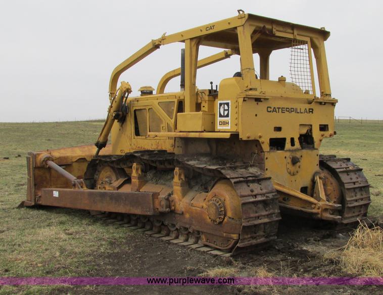 image for item F4872 1973 Caterpillar D8H Series H dozer