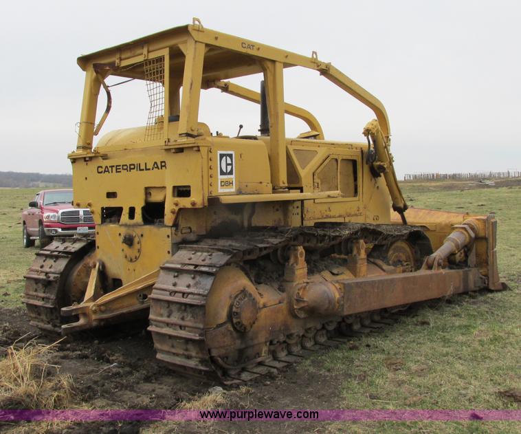 image for item F4872 1973 Caterpillar D8H Series H dozer