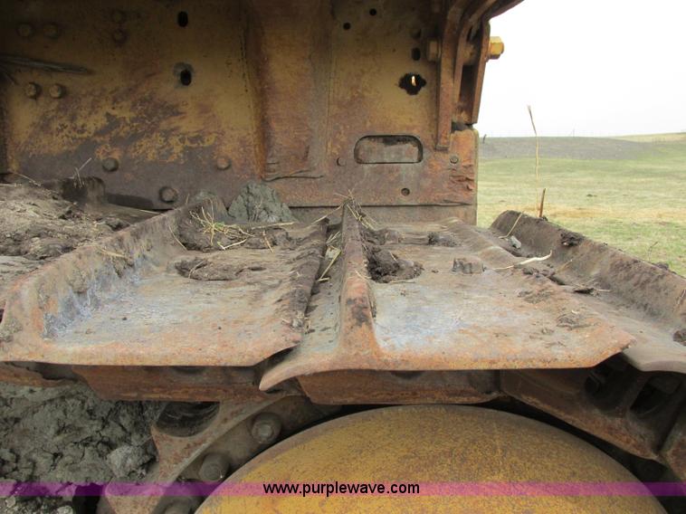 image for item F4872 1973 Caterpillar D8H Series H dozer