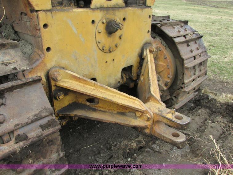 image for item F4872 1973 Caterpillar D8H Series H dozer