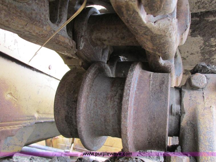 image for item F4872 1973 Caterpillar D8H Series H dozer