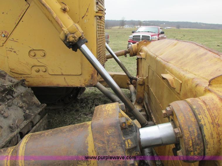 image for item F4872 1973 Caterpillar D8H Series H dozer