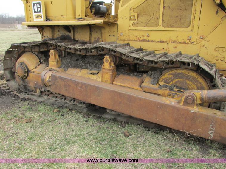 image for item F4872 1973 Caterpillar D8H Series H dozer