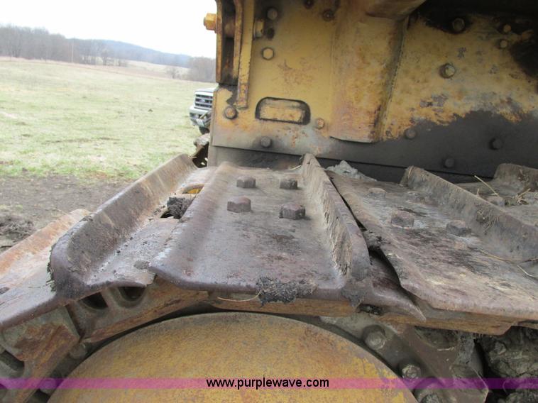 image for item F4872 1973 Caterpillar D8H Series H dozer