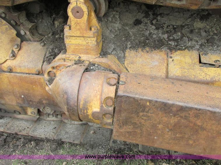 image for item F4872 1973 Caterpillar D8H Series H dozer