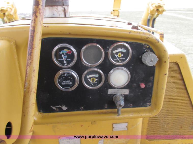 image for item F4872 1973 Caterpillar D8H Series H dozer
