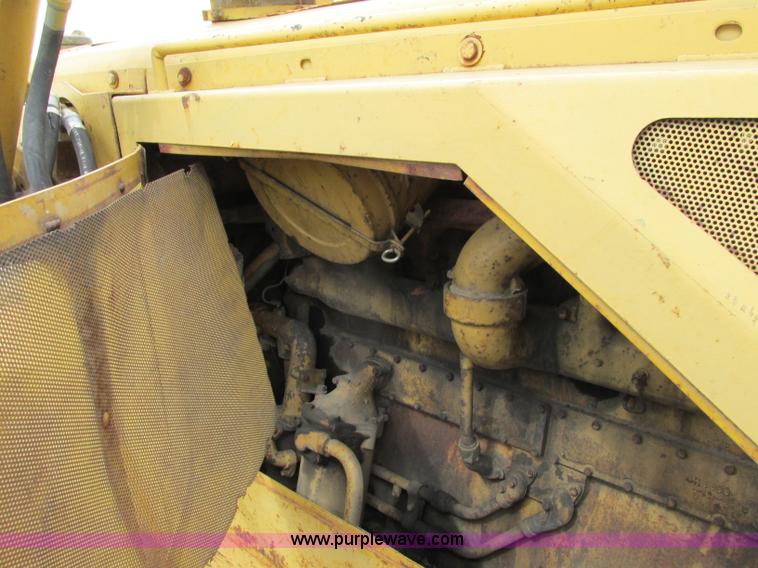 image for item F4872 1973 Caterpillar D8H Series H dozer