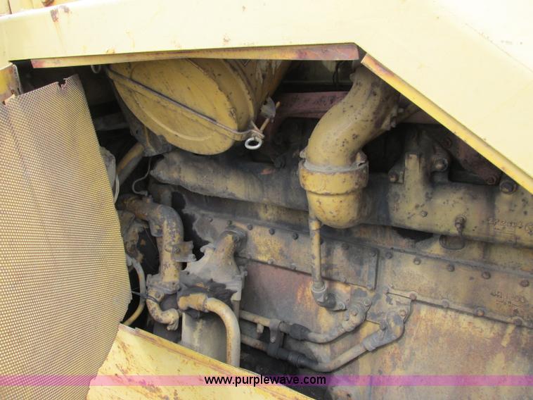 image for item F4872 1973 Caterpillar D8H Series H dozer