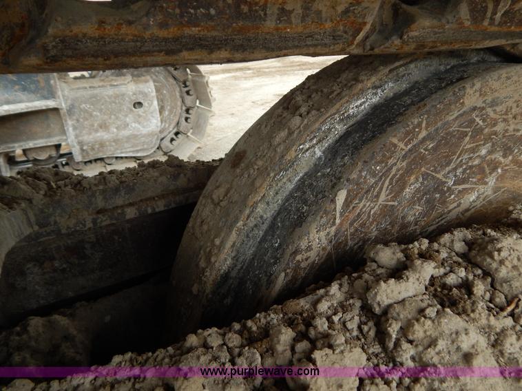 image for item F4877 2006 Komatsu PC400LC-7 excavator