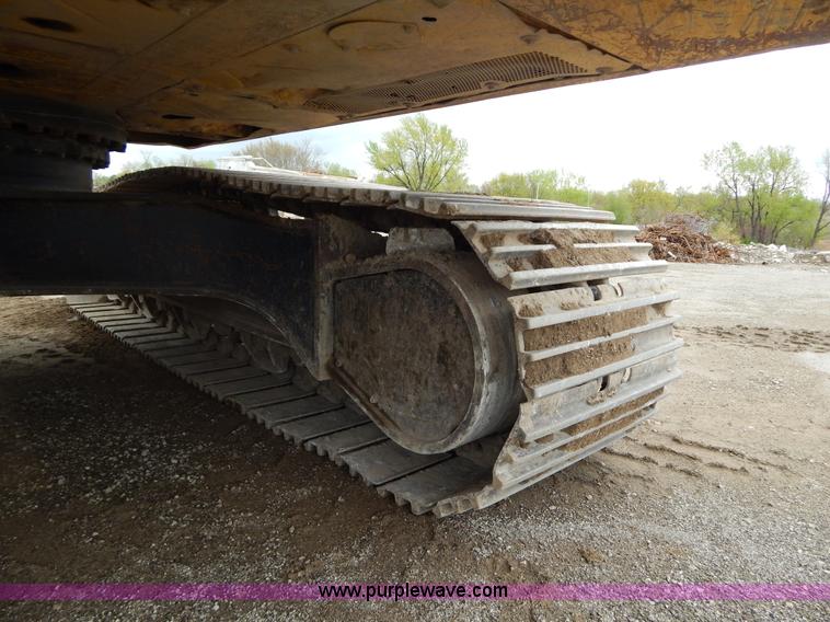 image for item F4877 2006 Komatsu PC400LC-7 excavator