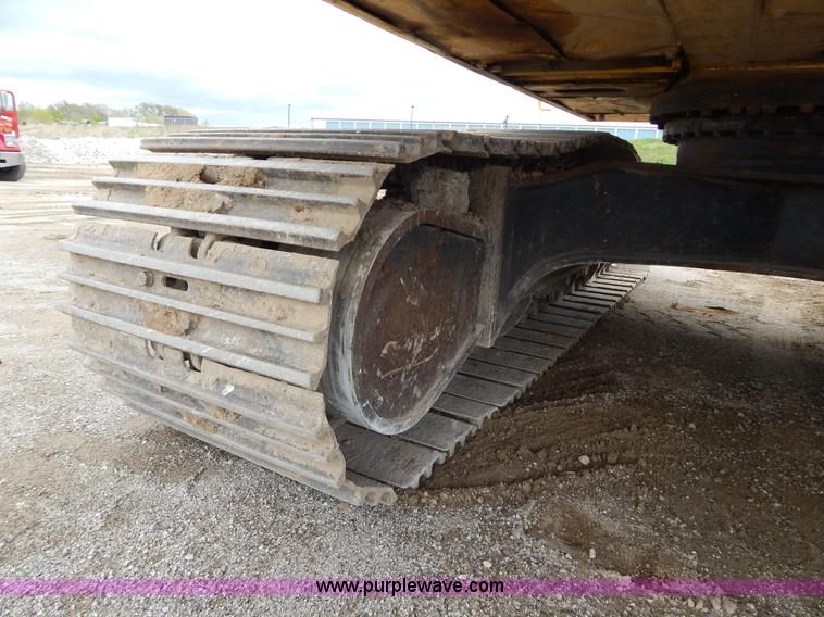 image for item F4877 2006 Komatsu PC400LC-7 excavator