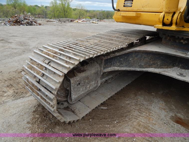 image for item F4877 2006 Komatsu PC400LC-7 excavator