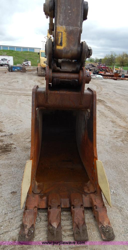 image for item F4877 2006 Komatsu PC400LC-7 excavator