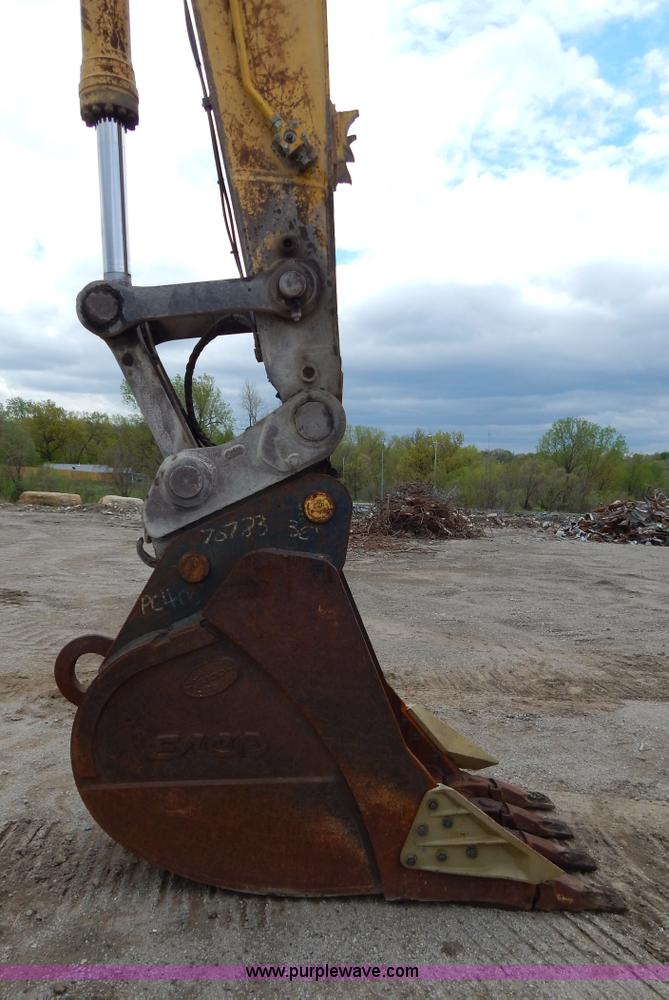 image for item F4877 2006 Komatsu PC400LC-7 excavator