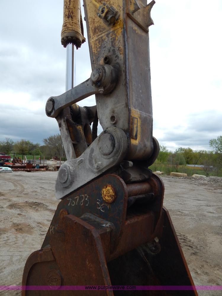 image for item F4877 2006 Komatsu PC400LC-7 excavator