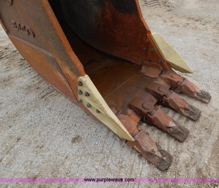 image for item F4877 2006 Komatsu PC400LC-7 excavator