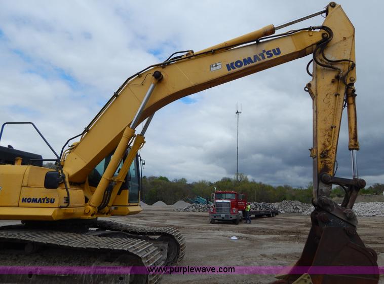 image for item F4877 2006 Komatsu PC400LC-7 excavator