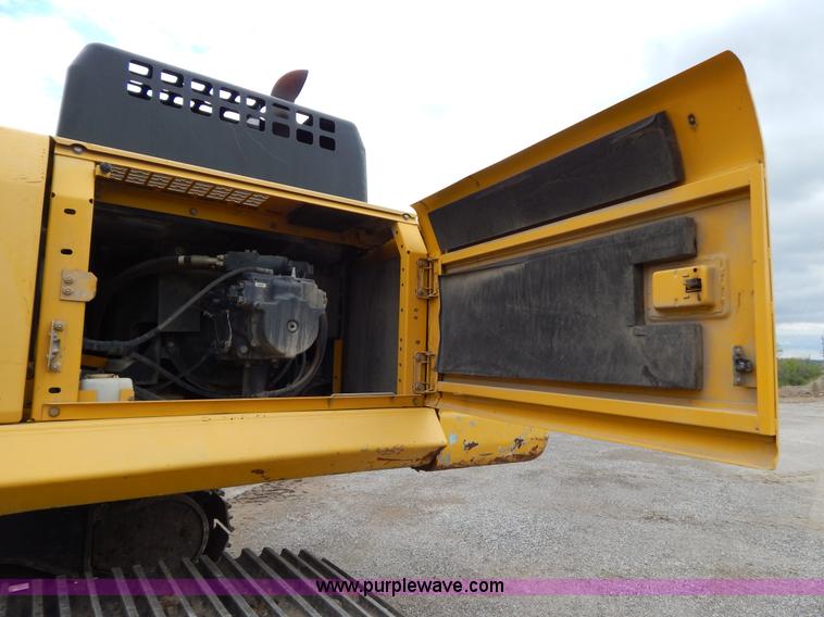 image for item F4877 2006 Komatsu PC400LC-7 excavator