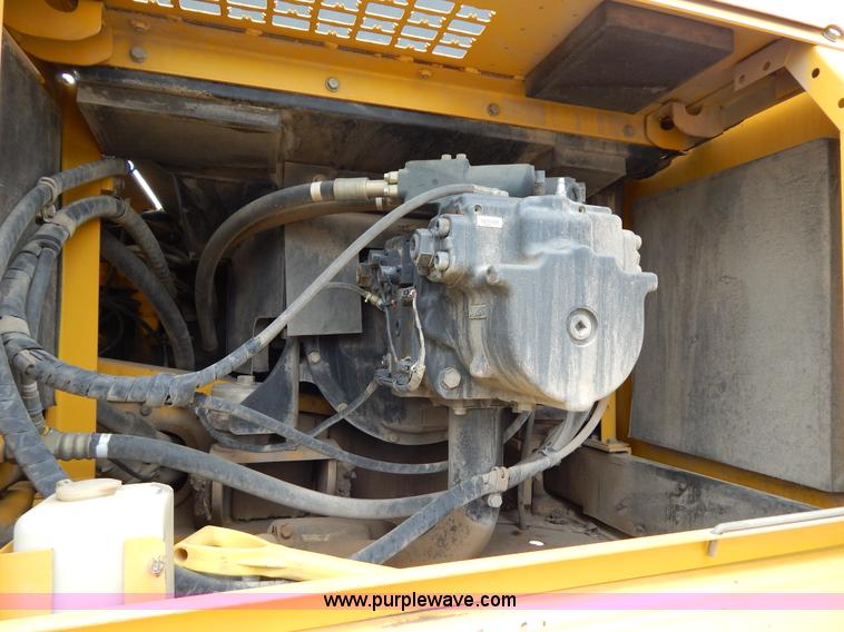 image for item F4877 2006 Komatsu PC400LC-7 excavator