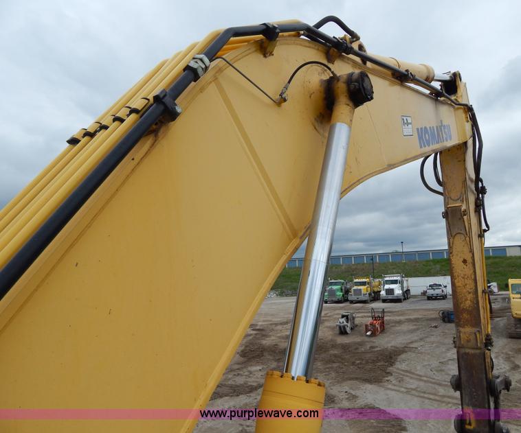 image for item F4877 2006 Komatsu PC400LC-7 excavator