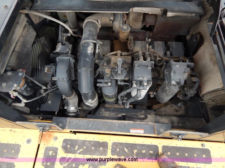 image for item F4877 2006 Komatsu PC400LC-7 excavator