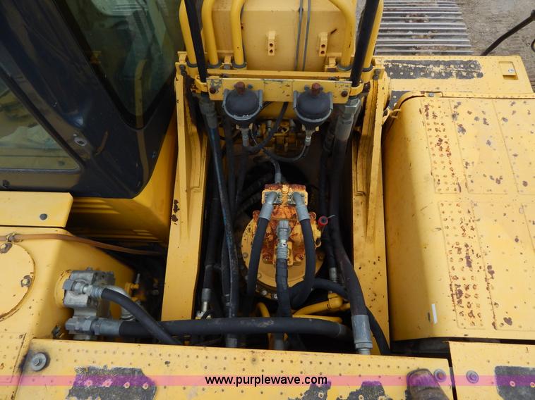 image for item F4877 2006 Komatsu PC400LC-7 excavator