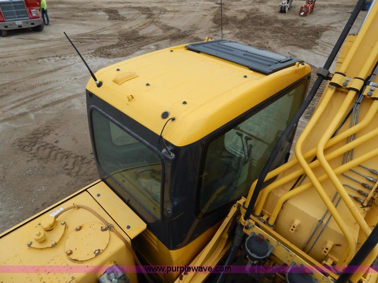 image for item F4877 2006 Komatsu PC400LC-7 excavator