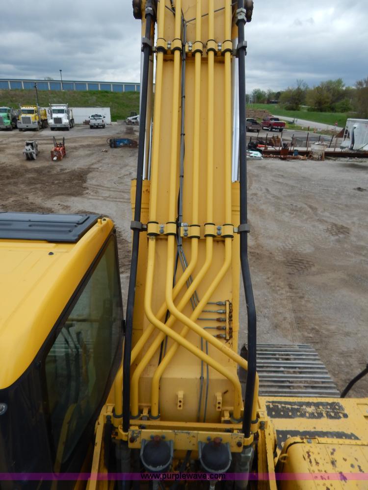 image for item F4877 2006 Komatsu PC400LC-7 excavator