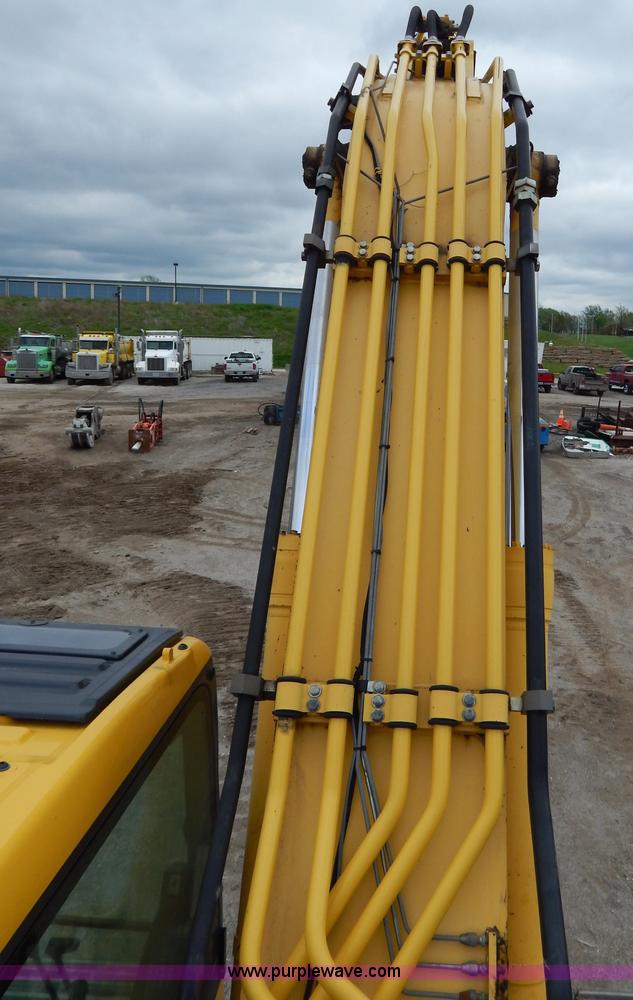 image for item F4877 2006 Komatsu PC400LC-7 excavator