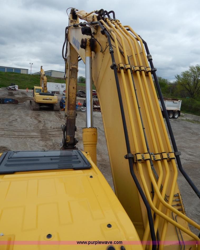 image for item F4877 2006 Komatsu PC400LC-7 excavator