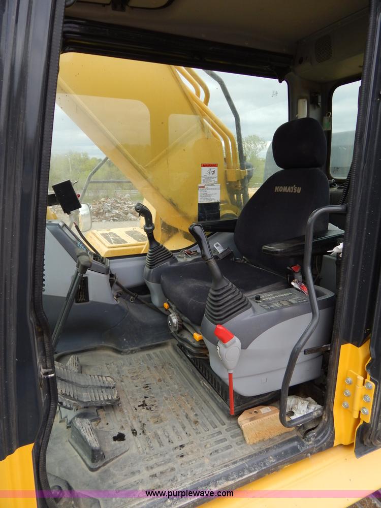 image for item F4877 2006 Komatsu PC400LC-7 excavator