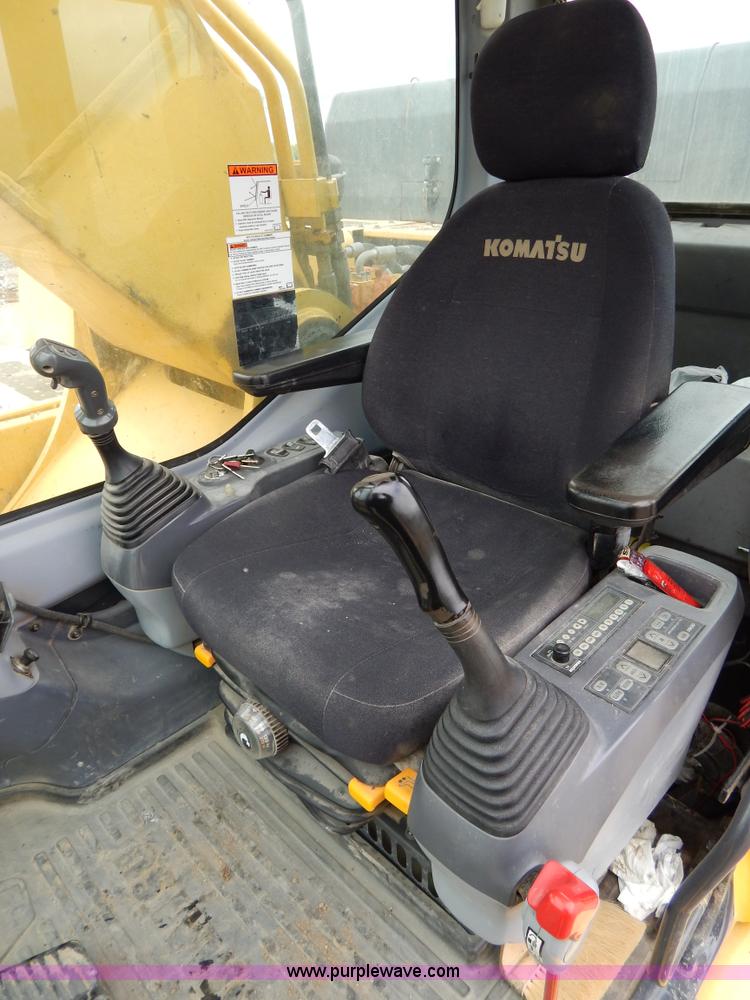 image for item F4877 2006 Komatsu PC400LC-7 excavator