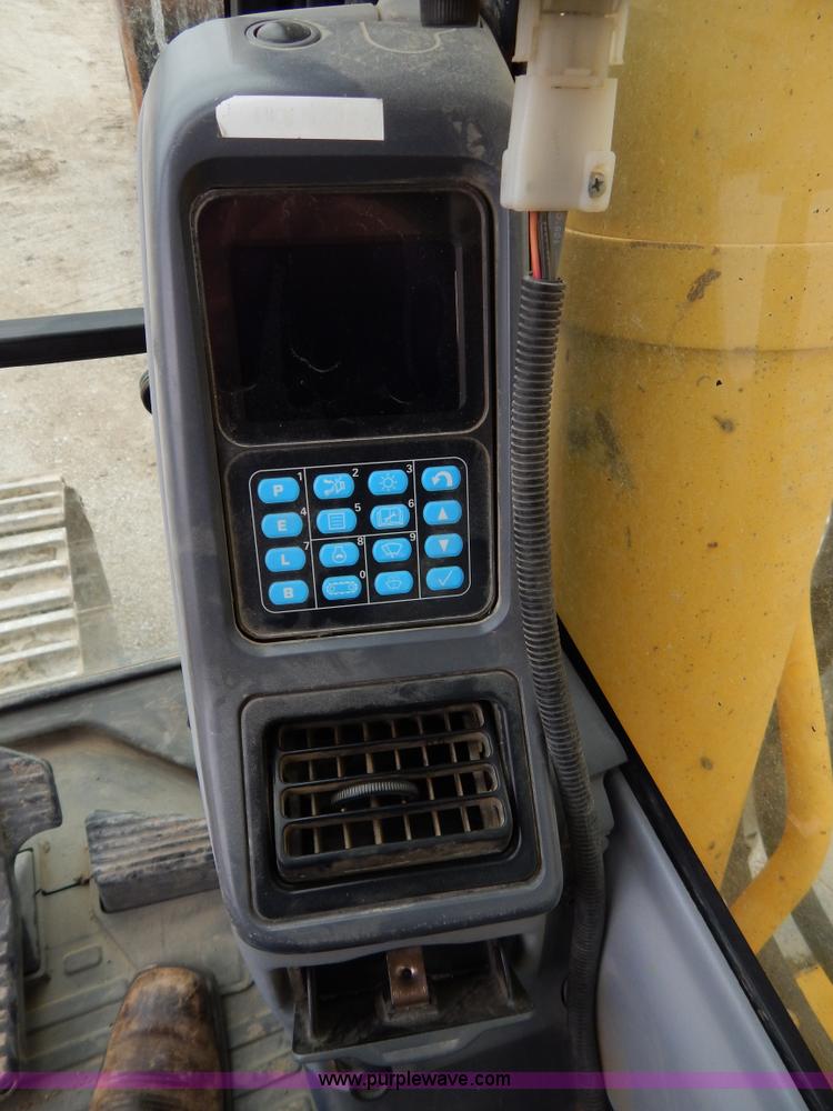 image for item F4877 2006 Komatsu PC400LC-7 excavator