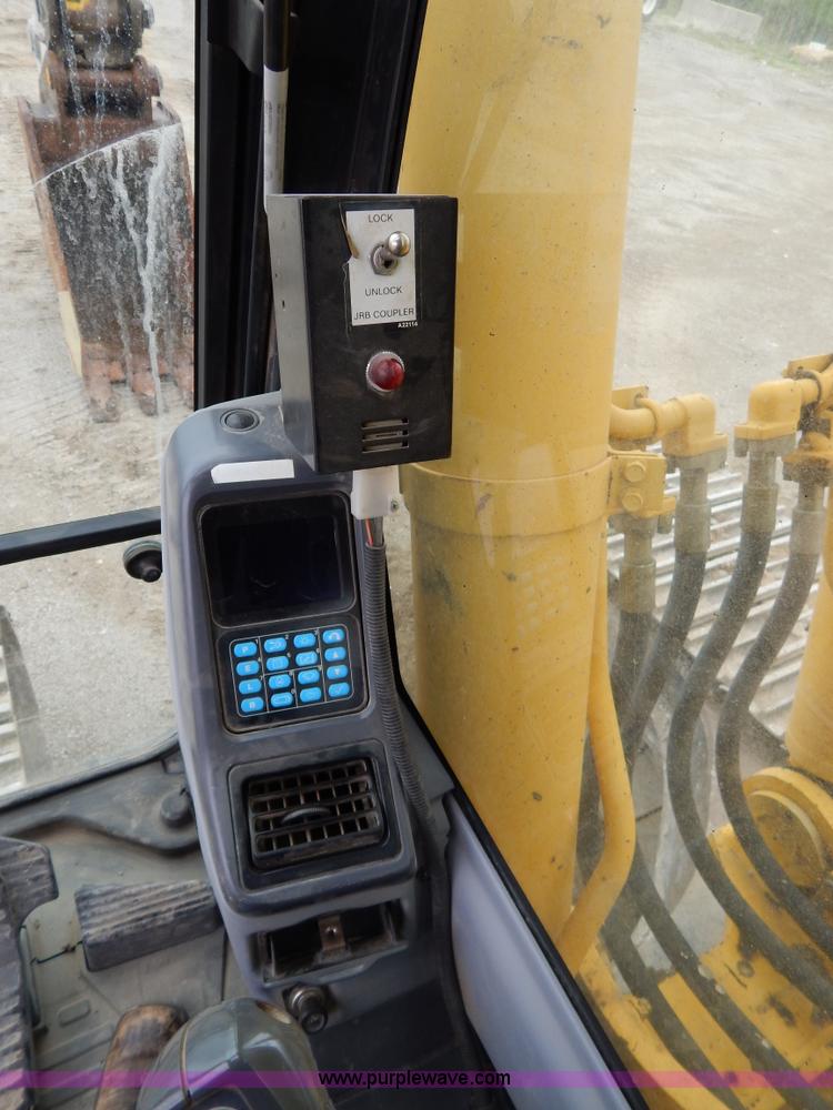 image for item F4877 2006 Komatsu PC400LC-7 excavator