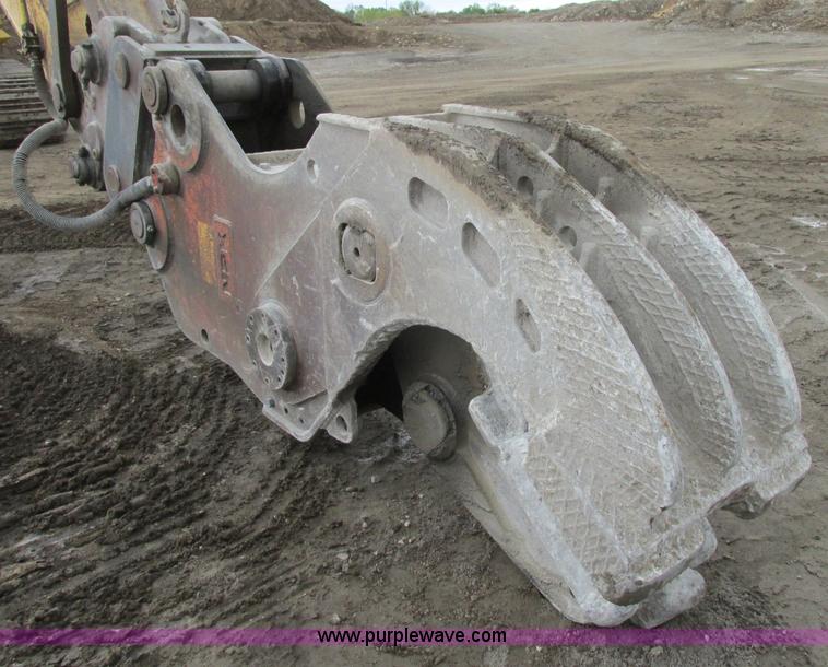 image for item F4878 NPK G-26 processor/concrete pulverizer