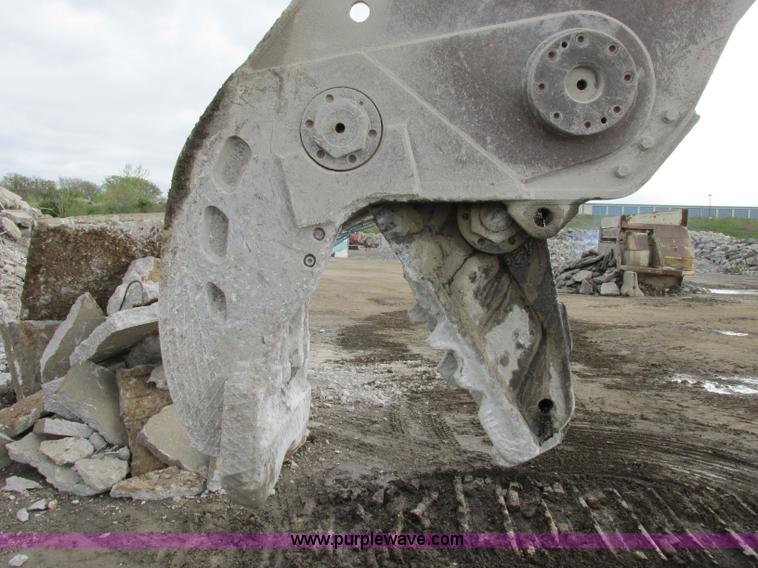 image for item F4878 NPK G-26 processor/concrete pulverizer