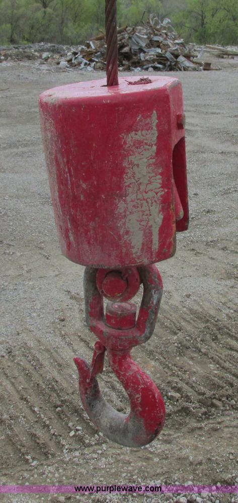 image for item F4879 Broderson IC801B carry deck crane