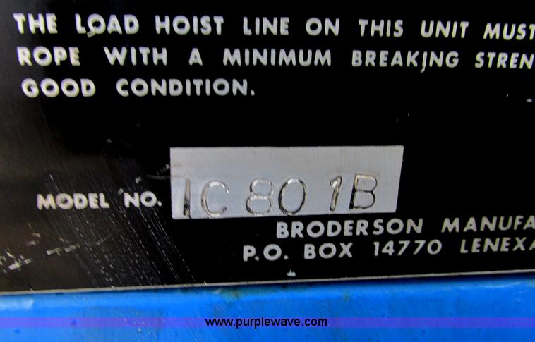 image for item F4879 Broderson IC801B carry deck crane