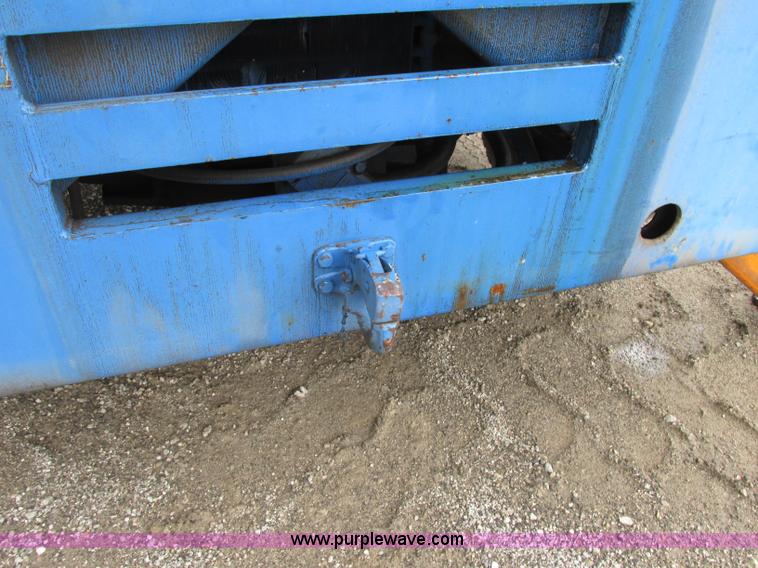 image for item F4879 Broderson IC801B carry deck crane