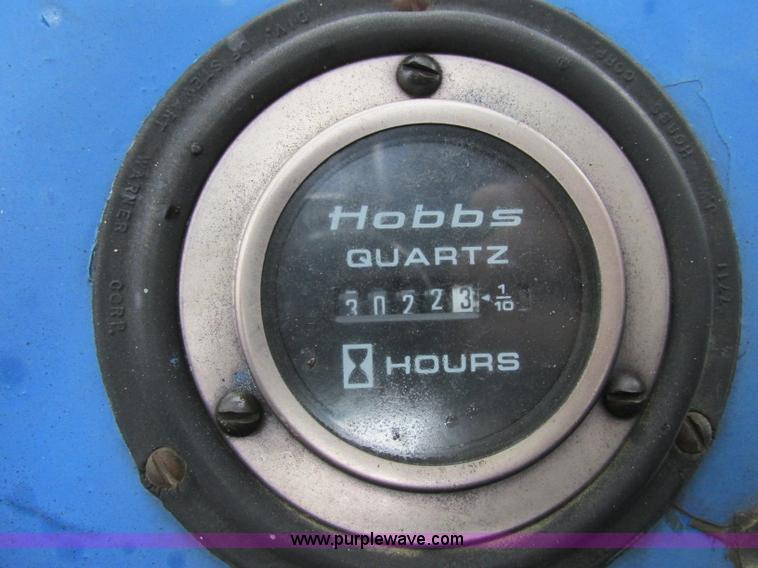 image for item F4879 Broderson IC801B carry deck crane