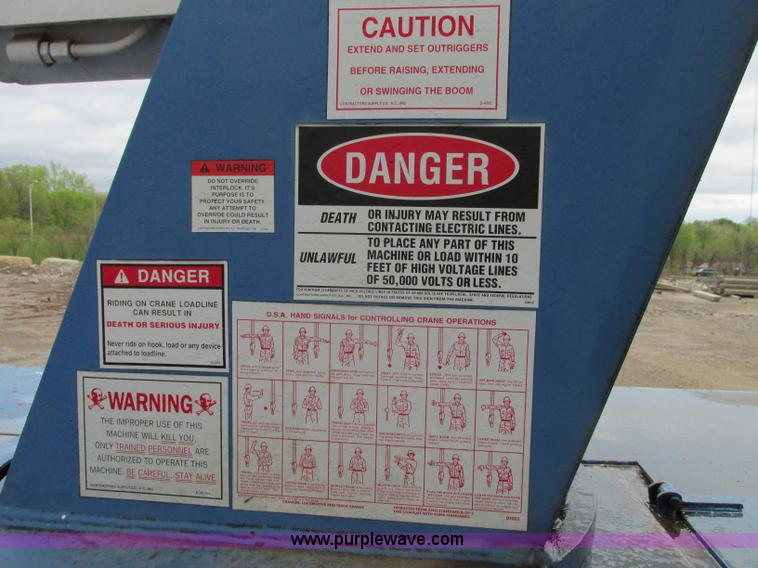 image for item F4879 Broderson IC801B carry deck crane