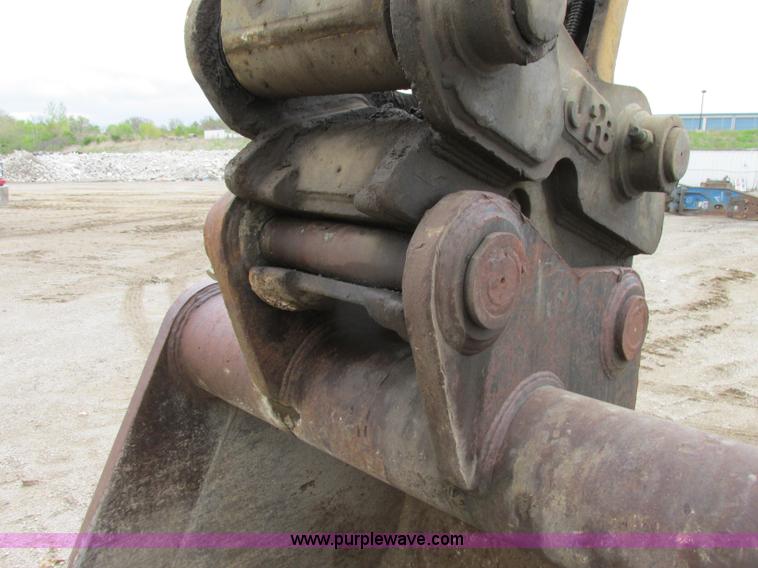 image for item F4880 2000 Komatsu PC220LC-6LE excavator