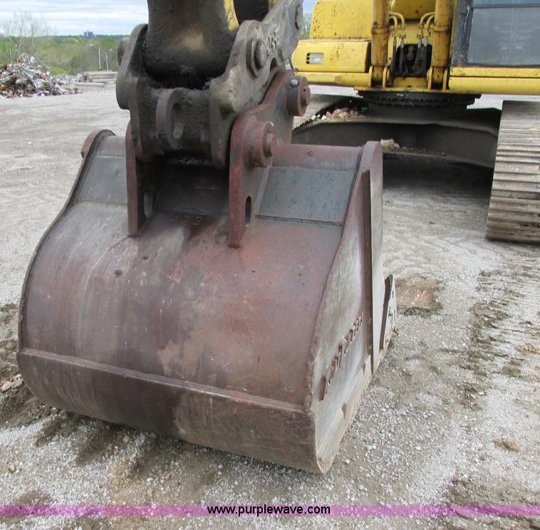 image for item F4880 2000 Komatsu PC220LC-6LE excavator